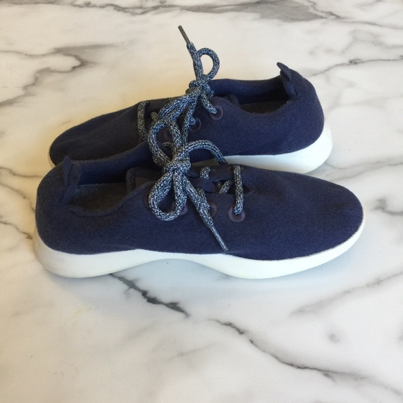 Allbirds | Wool Runners in Navy Blue - Picture 5 of 7